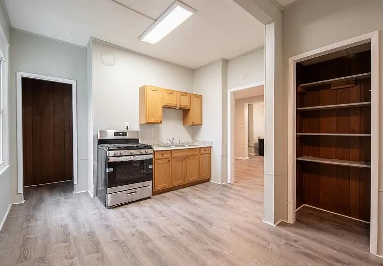 140 5th Ave #2 — Photo 1