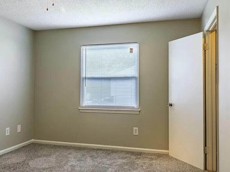 812 Fairview Dr — Photo 11