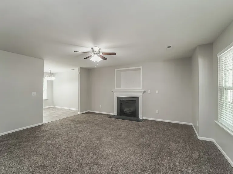 8819 Twisted Pine Dr — Photo 4
