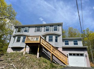 2231 Exeter Ct, Bushkill, PA 18324