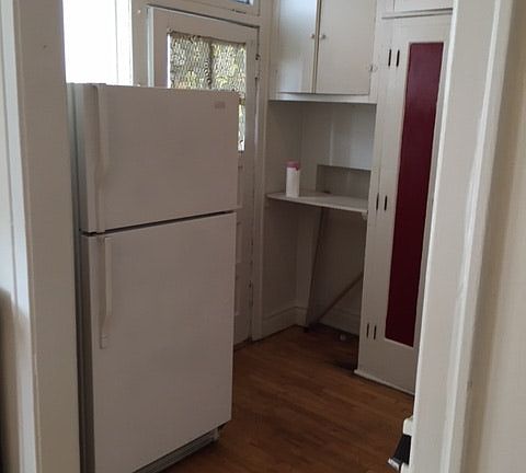 5th image of 4805 1/2 N Hermitage Ave APT 1E