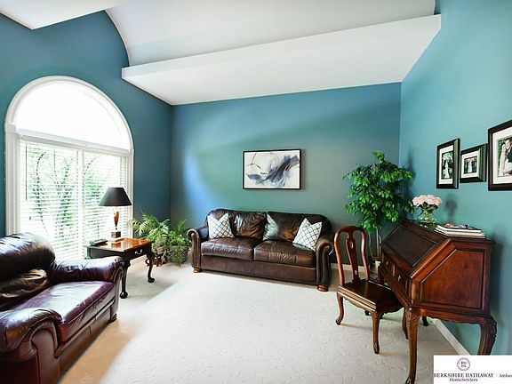 5th image of 16707 Leavenworth Cir