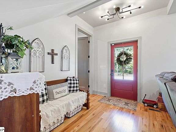 4th image of 354 Old Rutherford Rd