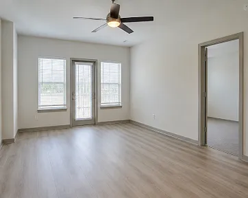 1 bed, 1.0 bath, 600 sqft, $950 — Photo 2