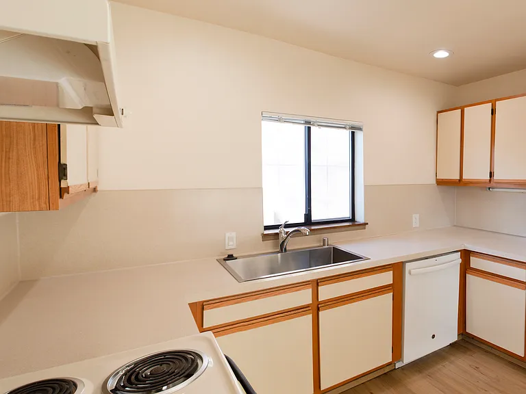 5220 University Way NE #N101 — Photo 2