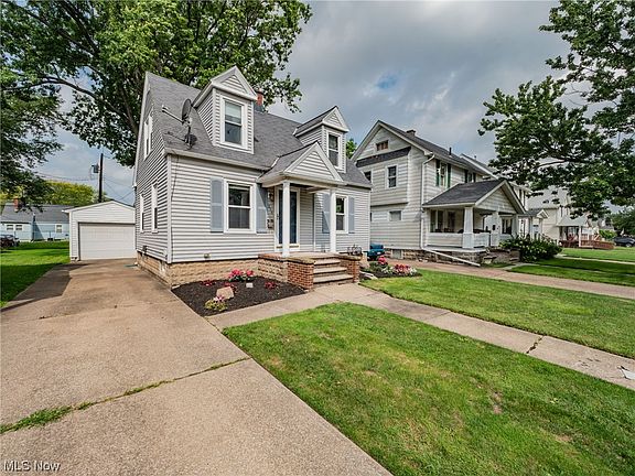 3rd image of 216 Marseilles Ave