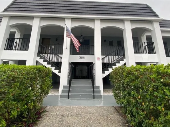 8651 10th St N APT 210, Saint Petersburg, FL 33702