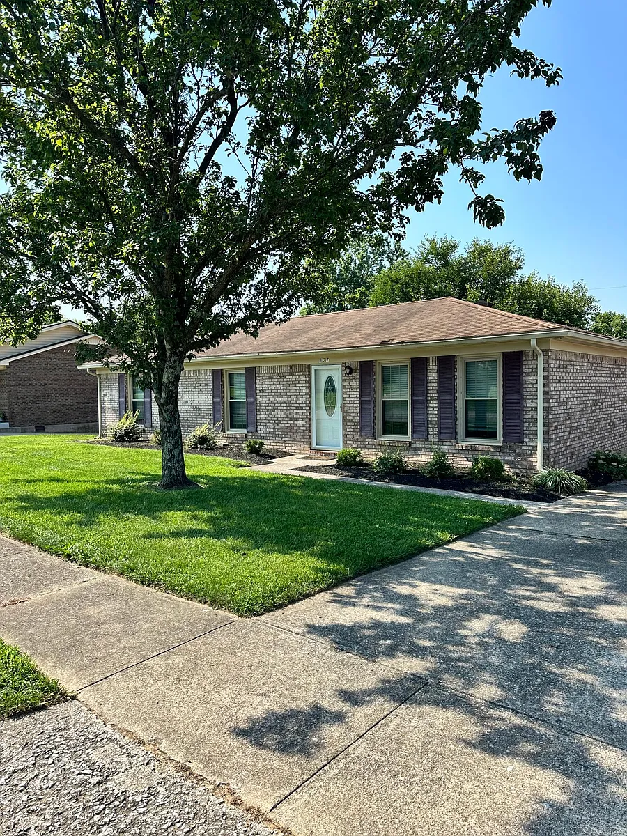 Building Photo - 307 Princess Cir