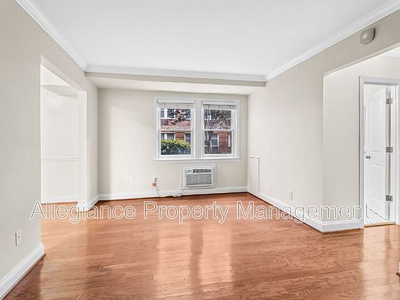 5th image of 922 S Washington St APT 102