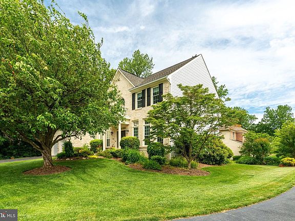 2nd image of 9413 Englefield Ct