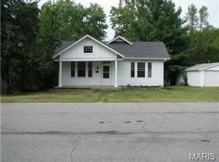 403 Dahlgren Ave, Warrenton, MO 63383