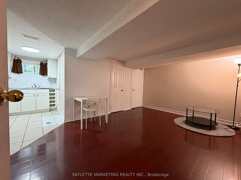 229 Zelda Cres #LOWER — Photo 5