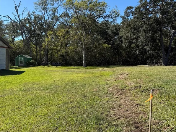 112 S Travis St, Sweeny, TX 77480