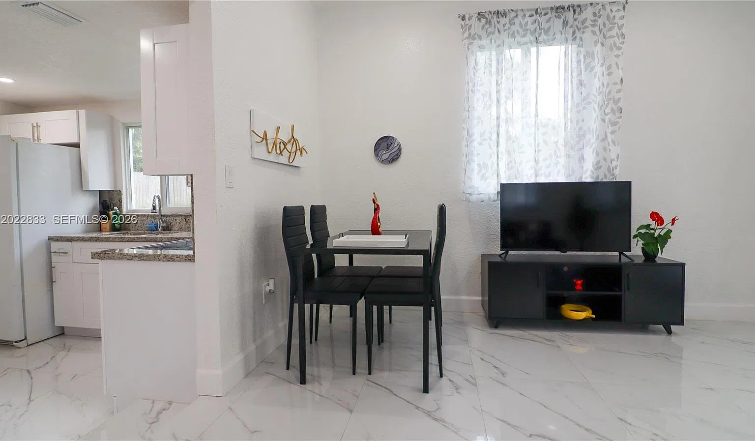 4 bed, 1000 sqft, $3,200 — Photo 4