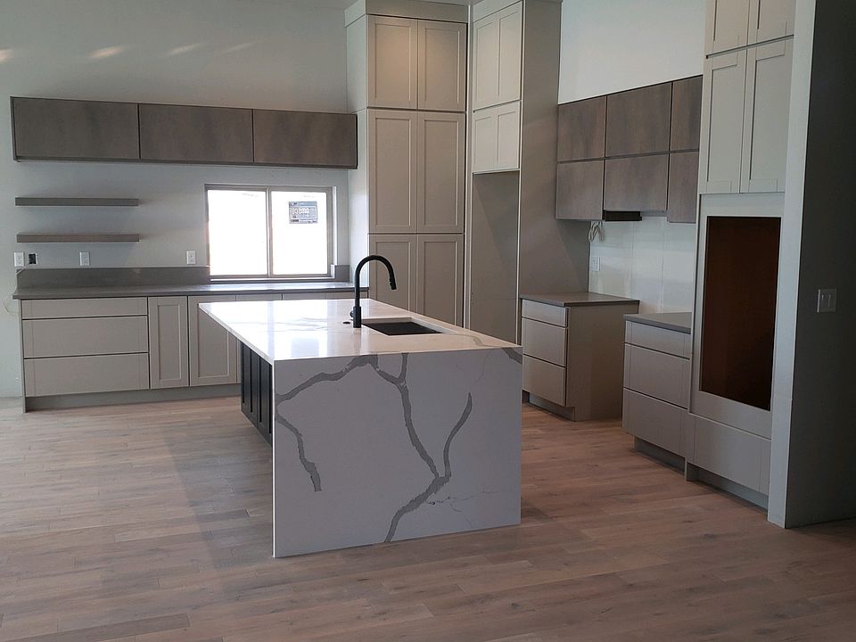 Large 4'x8' Island