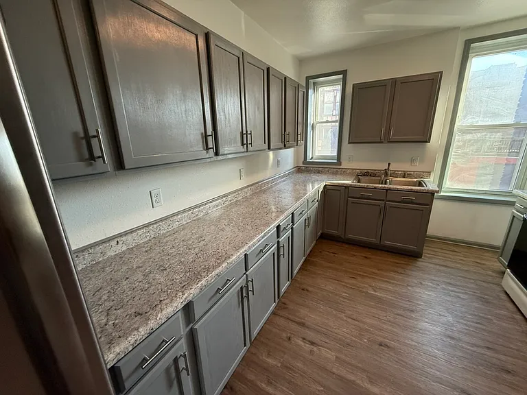 1501 Central Ave — Photo 5
