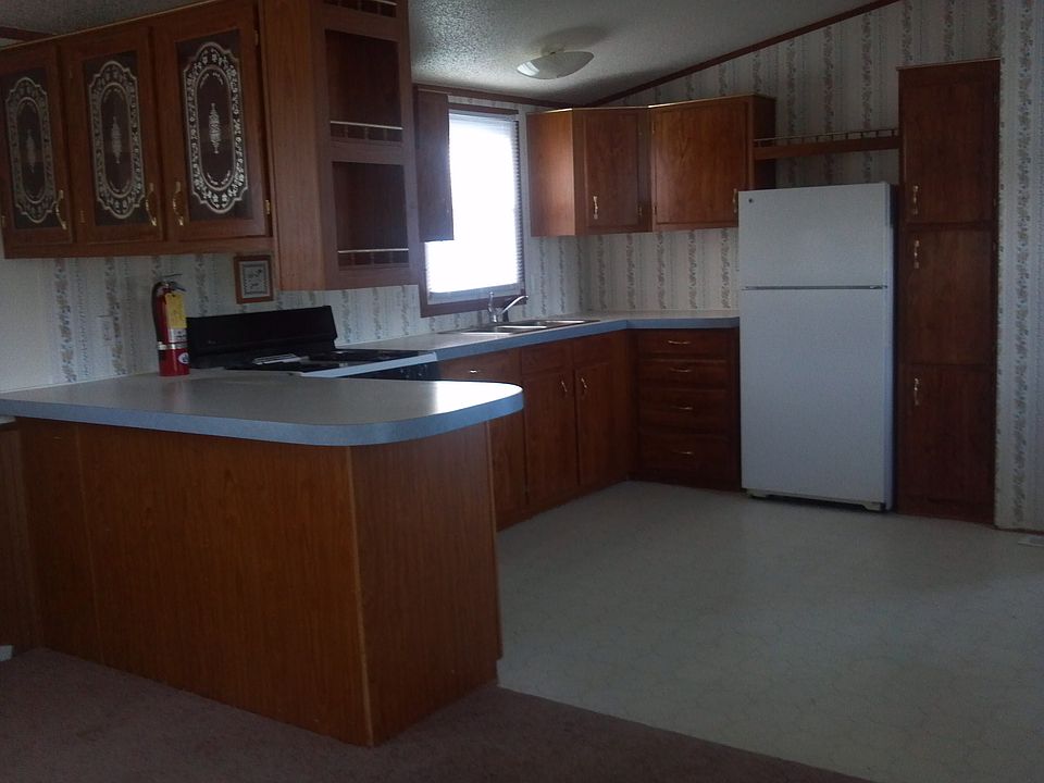 2nd image of 572 Crab Apple Circle