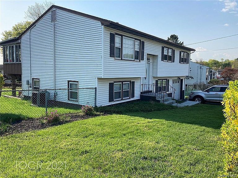 1st image of 27 Farley Dr