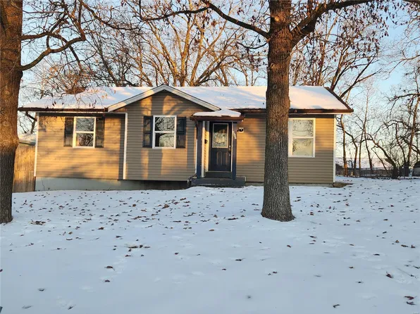 504 Roosevelt Ave, Warrenton, MO 63383