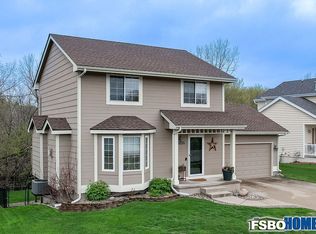 10026 Hickory Ln, Urbandale, IA 50322