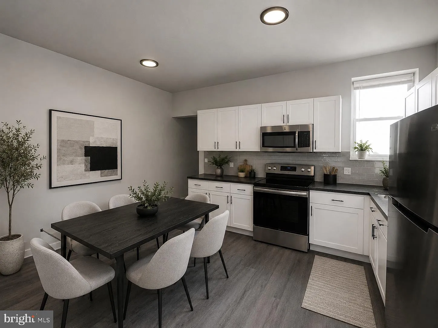 2 bed, 1.0 bath, 2055 sqft, $1,300 — Photo 2