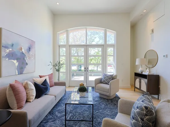 3 Waverley St #1, Belmont, MA 02478