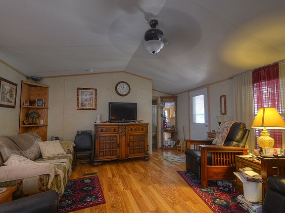 5th image of 717 Irene Dr