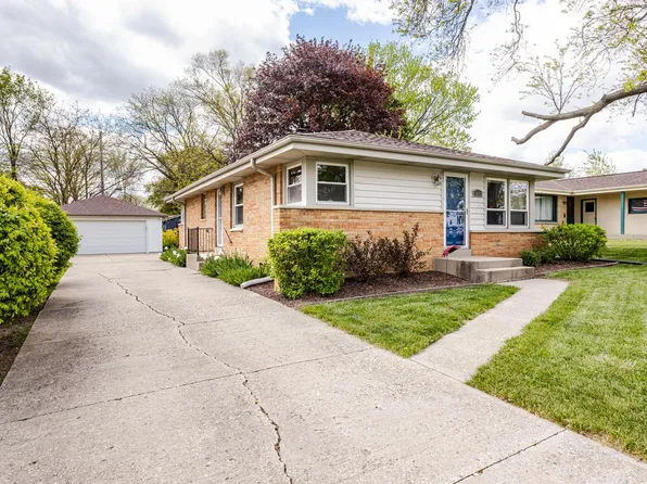 4123 N 95th STREET, Wauwatosa, WI 53222