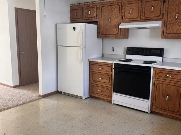 460 S Main St #2, Seymour, WI 54165