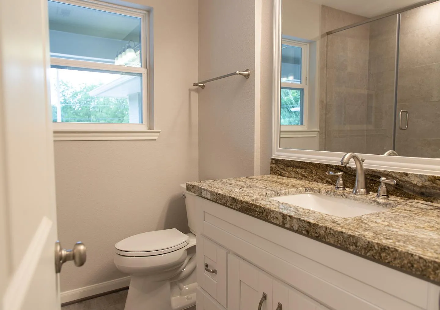 2 bed, 975 sqft, $1,300 — Photo 4