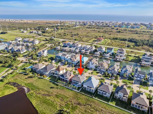 13522 Windlass Cir, Galveston, TX 77554