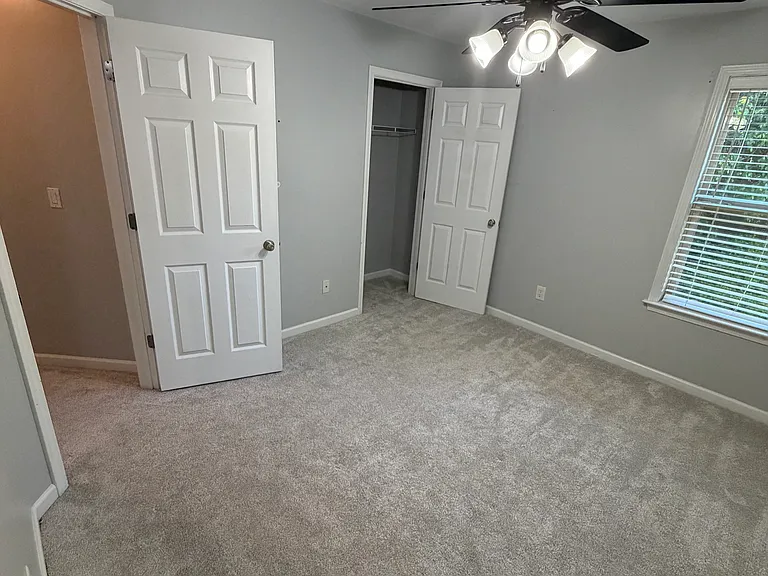 114 Creighton Ln — Photo 54