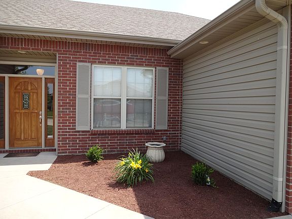 2nd image of 4001 Chatsworth Dr