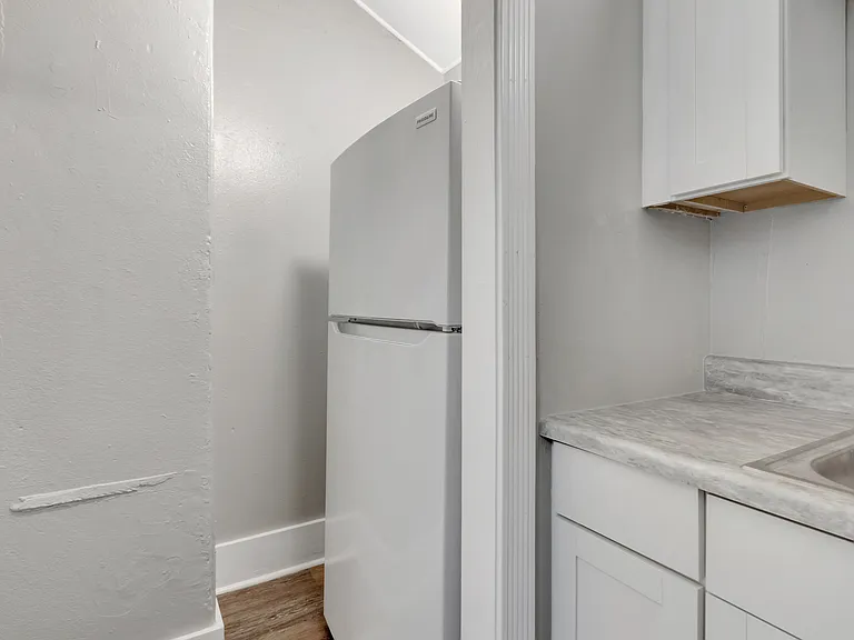 Breeze Apartments — Photo 17