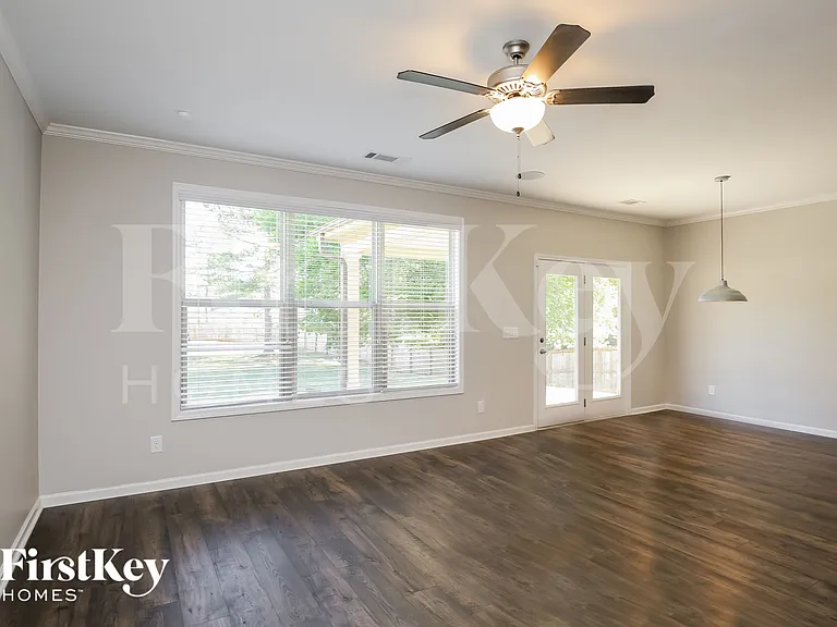 122 Candler Park Dr — Photo 7