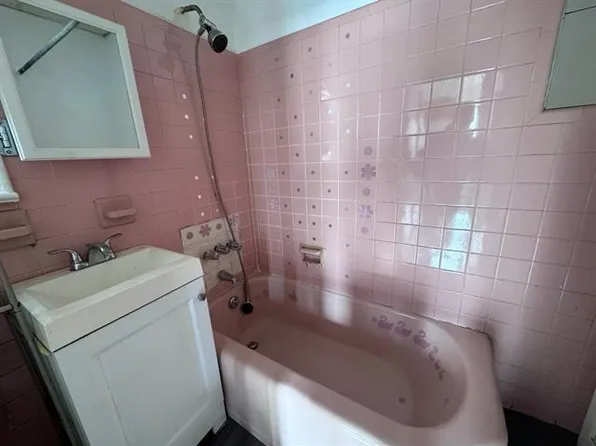 79 Pamrapo Avenue image 24 of 25