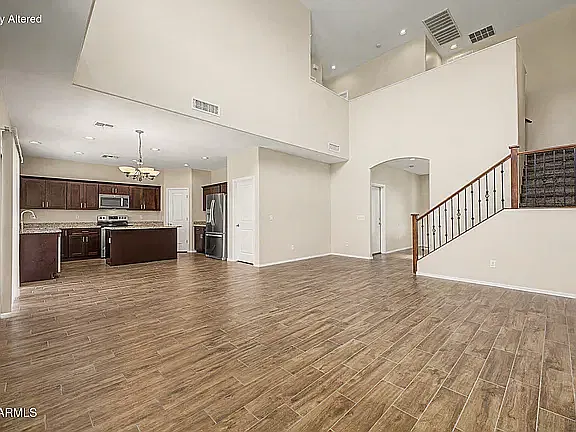 3 bed, 2.5 bath, 1935 sqft, $1,100 — Photo 2