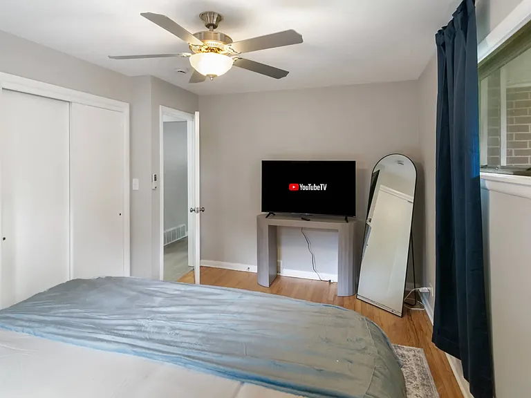 336 Leith Ave — Photo 16
