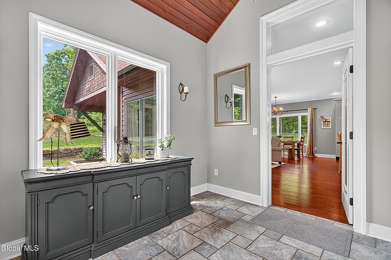 5th image of 21 Browns Way