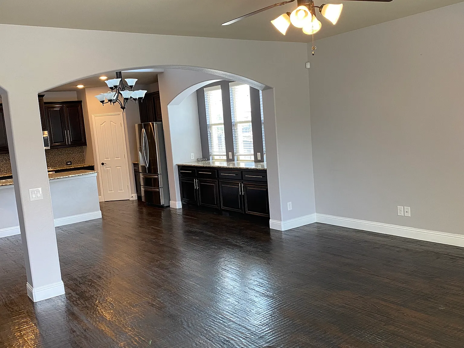 4 bed, 3.5 bath, 3150 sqft, $3,150 — Photo 4