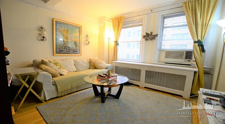 Rented by Manhattan Realty Group | media 6