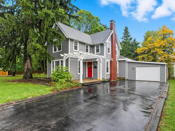 341 E 6th St, Rushville, IN 46173