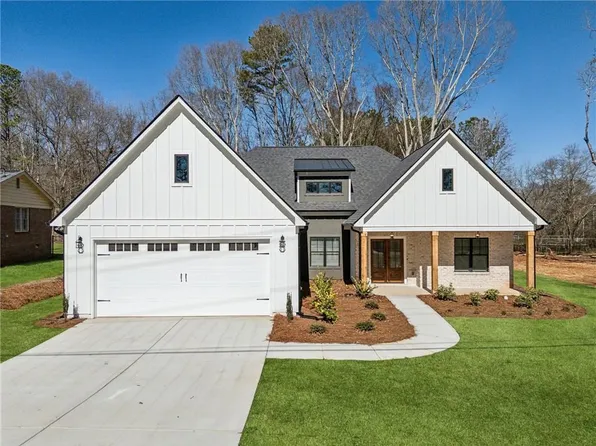 125 Scarlett Pippin Dr, Clarkesville, GA 30523