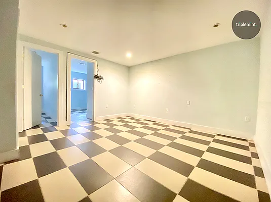 Rented by Triplemint | media 35