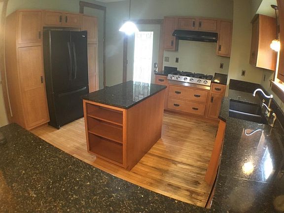 2nd image of 501 Essex St #1