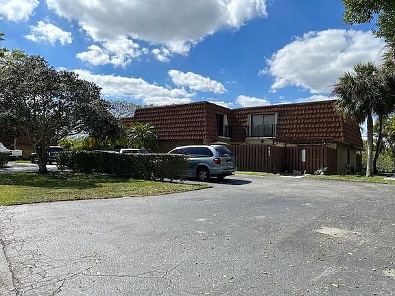 2nd image of 751 SW 120th Way #751