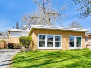 4050 Church St, Skokie, IL 60076