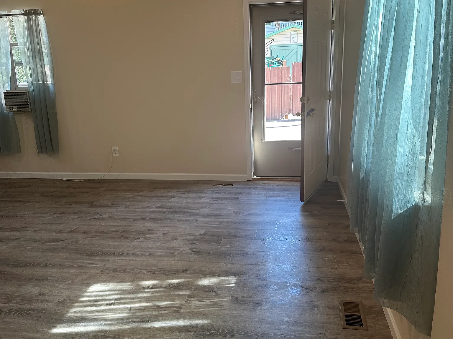 2 bed, 750 sqft, $1,100 — Photo 2