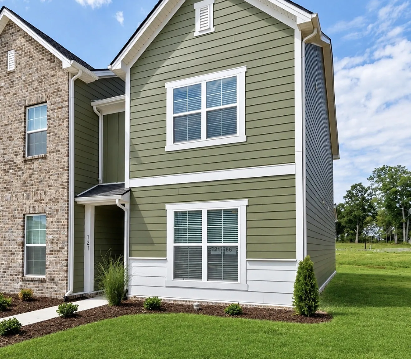 3 bed, 2.5 bath, 1381 sqft, $1,825 — Photo 2