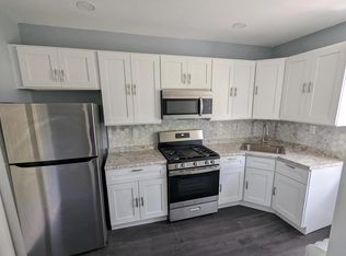 300 Main St #5, Riverton, NJ 08077